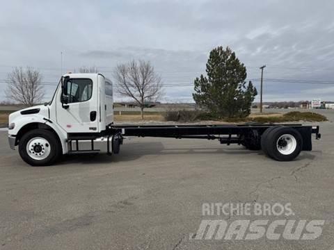 Freightliner M2 106 Vilcēji