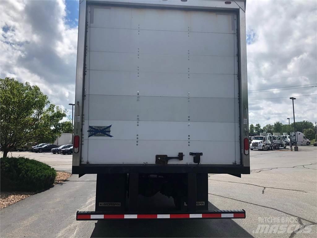 Freightliner M2 106 Furgons