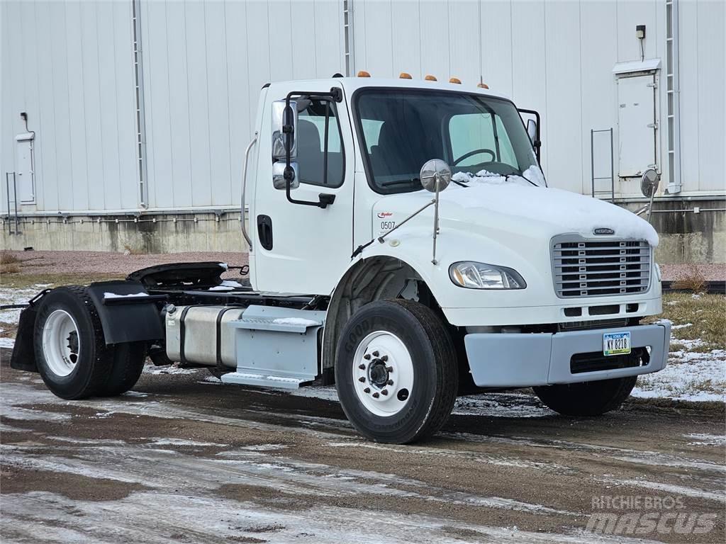 Freightliner M2 106 Vilcēji