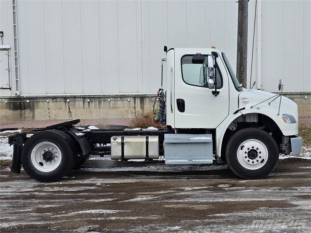 Freightliner M2 106 Vilcēji