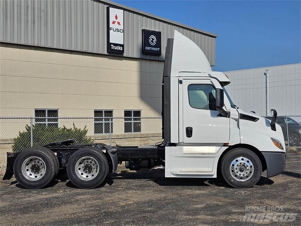 Freightliner PE116DC Vilcēji