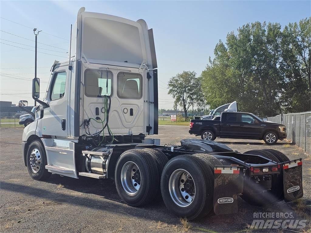 Freightliner PE116DC Vilcēji