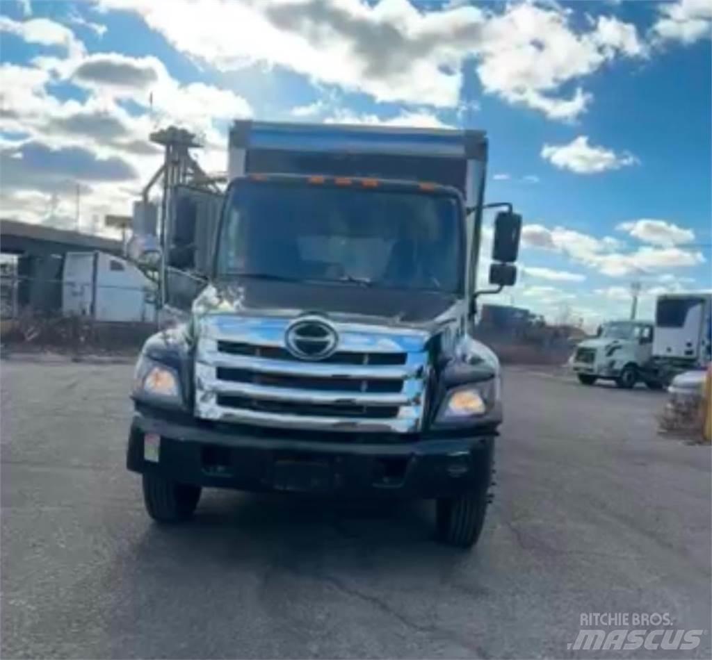 Hino 268A Furgons