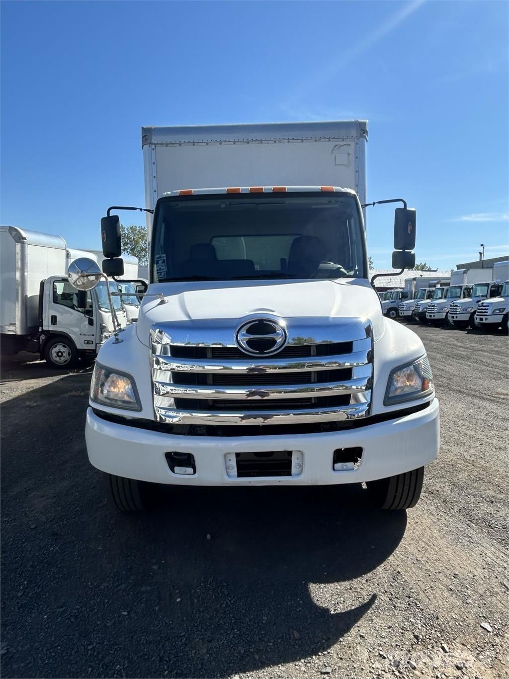 Hino 268A Furgons