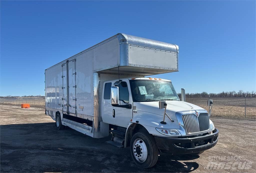 International 4300 Furgons
