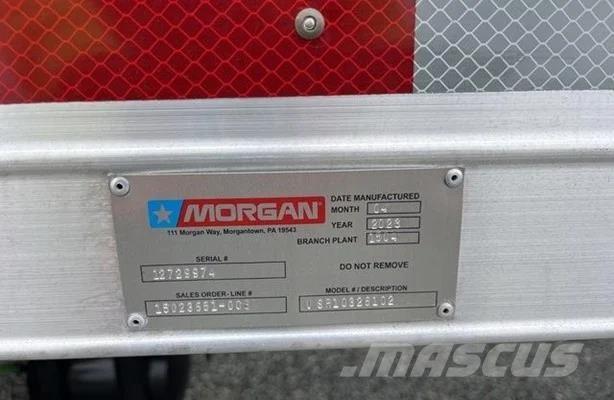 International 4300 Furgons