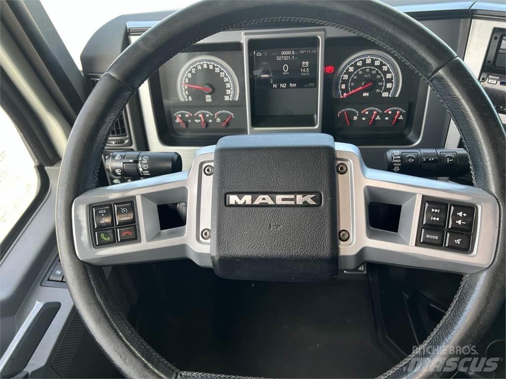 Mack AN64T Vilcēji