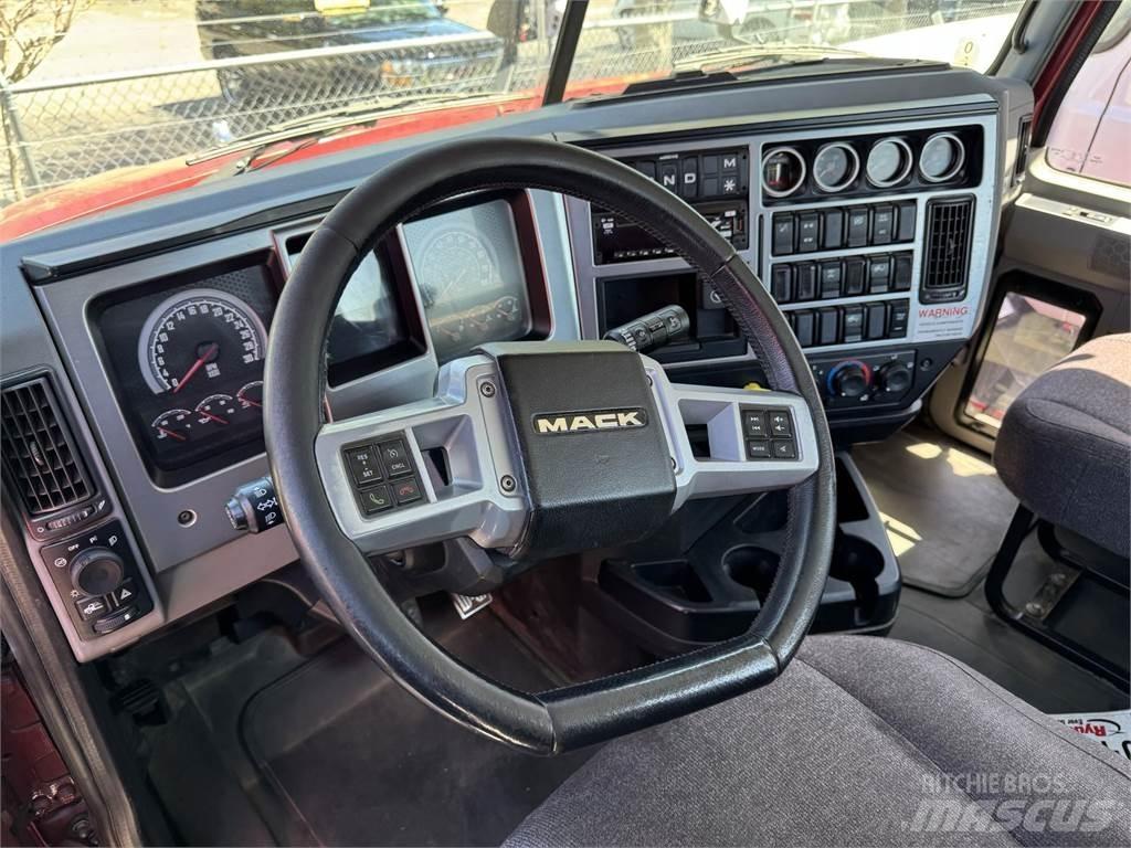 Mack AN64T Vilcēji