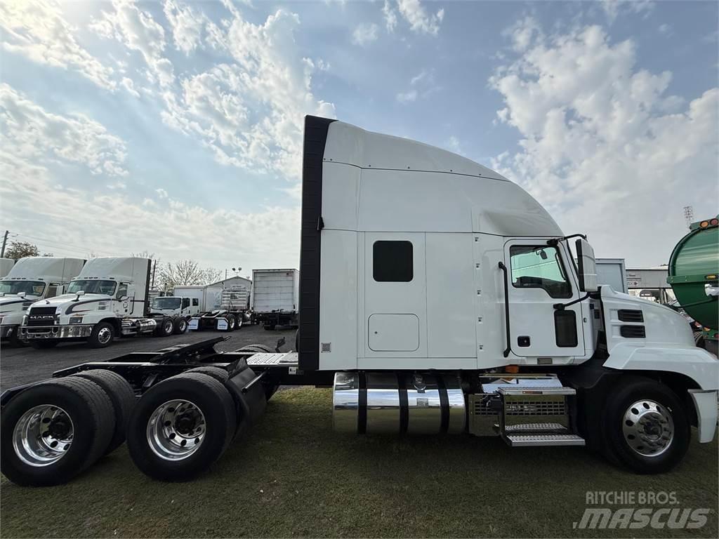 Mack AN64T Vilcēji