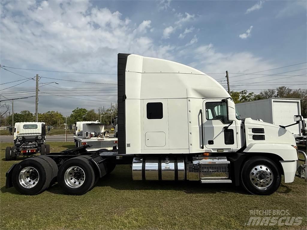 Mack AN64T Vilcēji