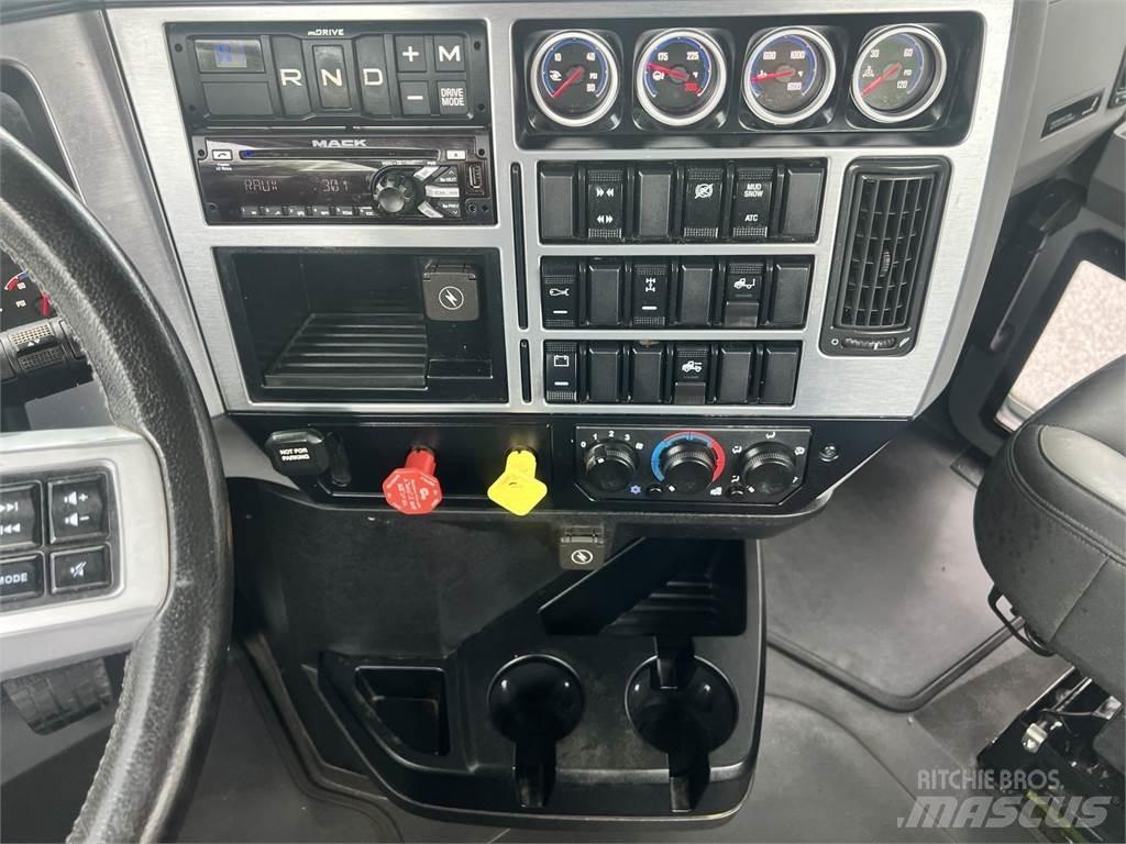 Mack AN64T Vilcēji