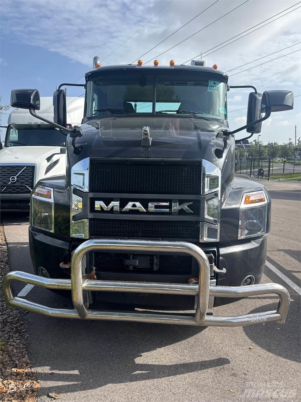 Mack AN64T Vilcēji