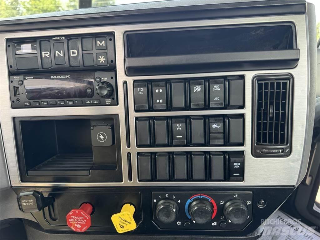 Mack AN64T Vilcēji