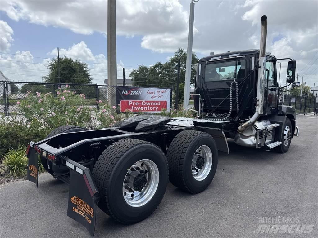 Mack AN64T Vilcēji