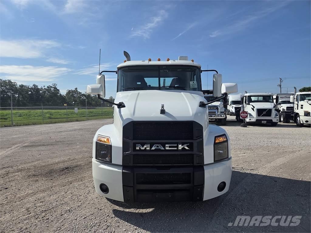 Mack AN64T Vilcēji
