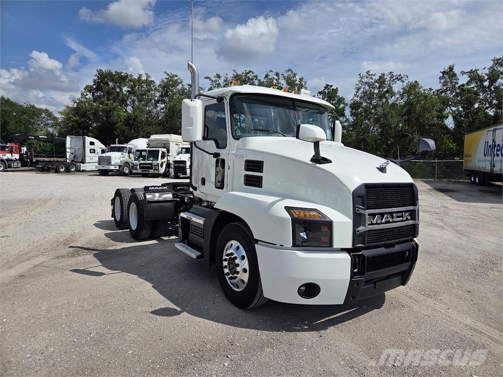 Mack AN64T Vilcēji