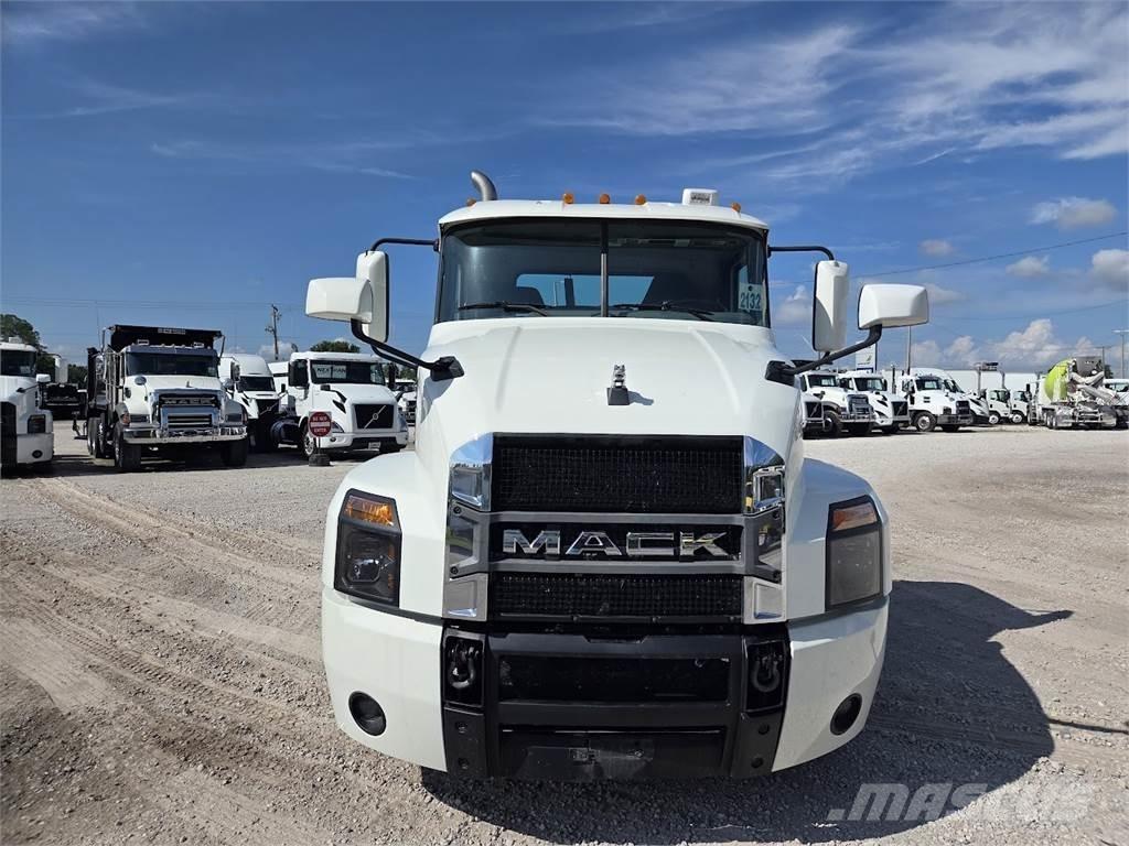 Mack AN64T Vilcēji