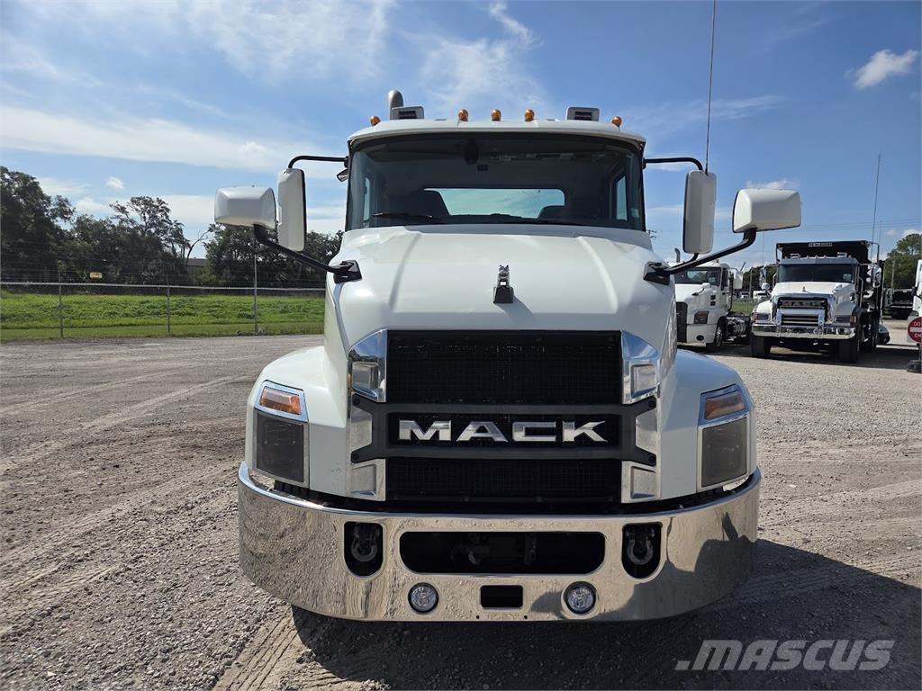 Mack AN64T Vilcēji