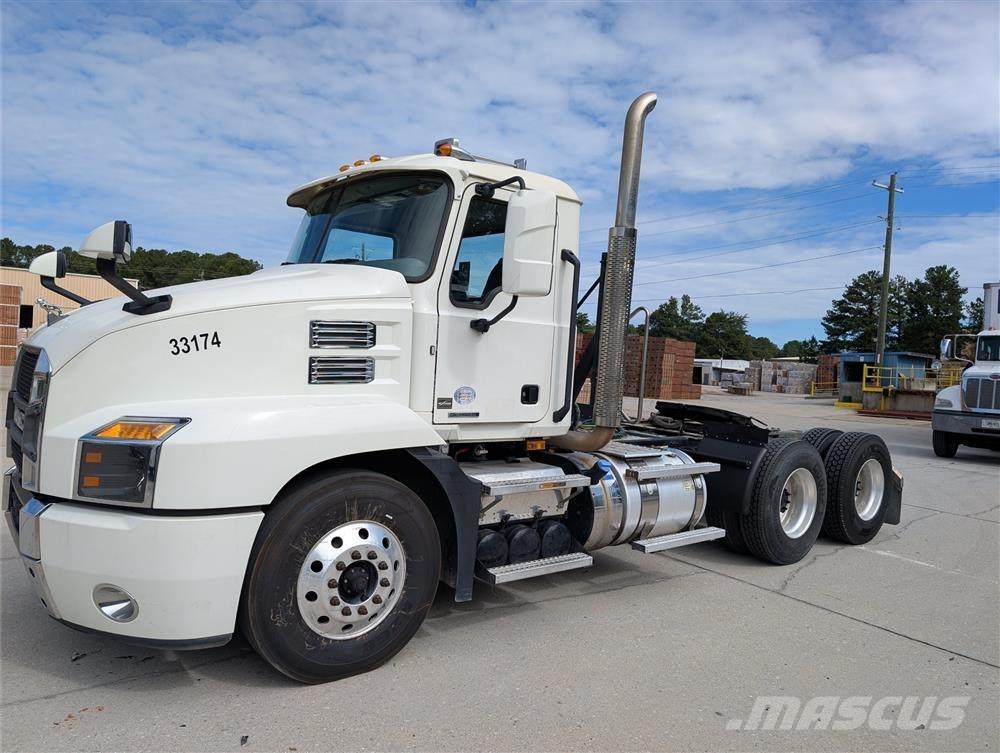 Mack AN64T Vilcēji