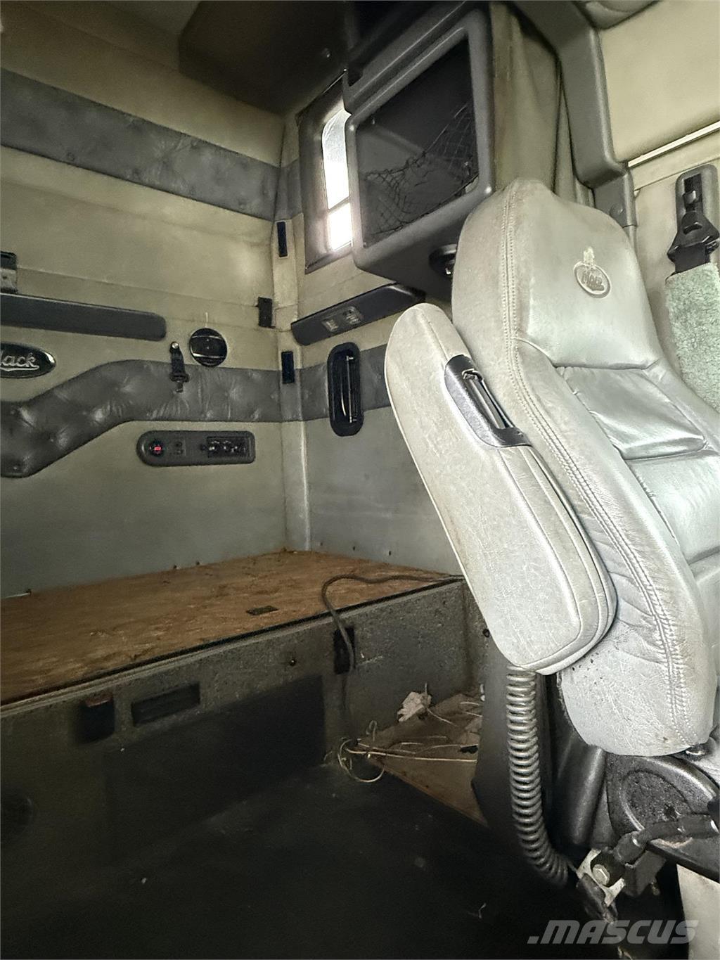 Mack CXU613 Vilcēji