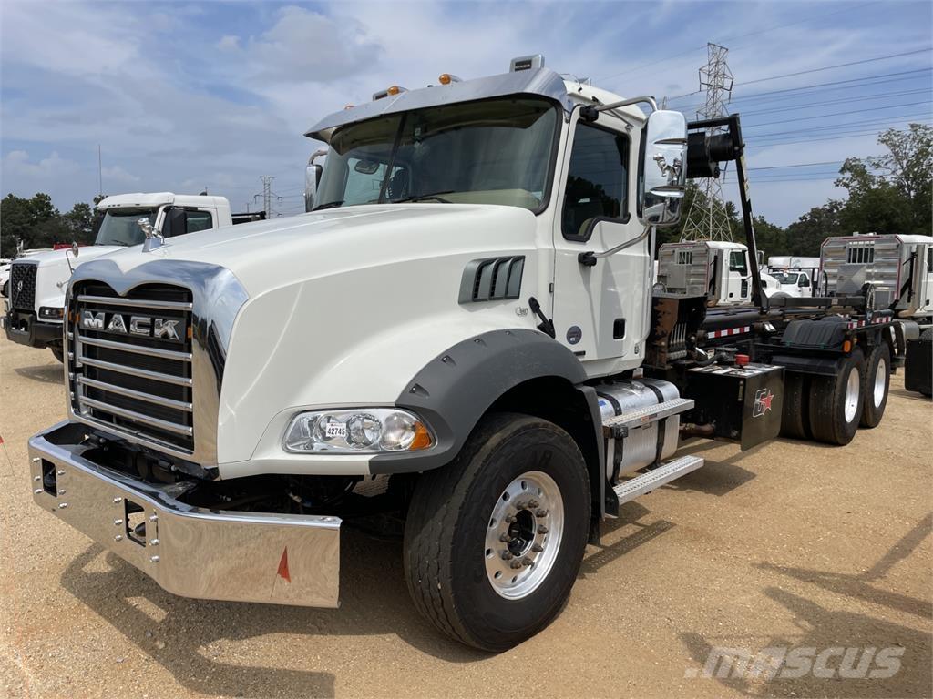 Mack GR64B Citi