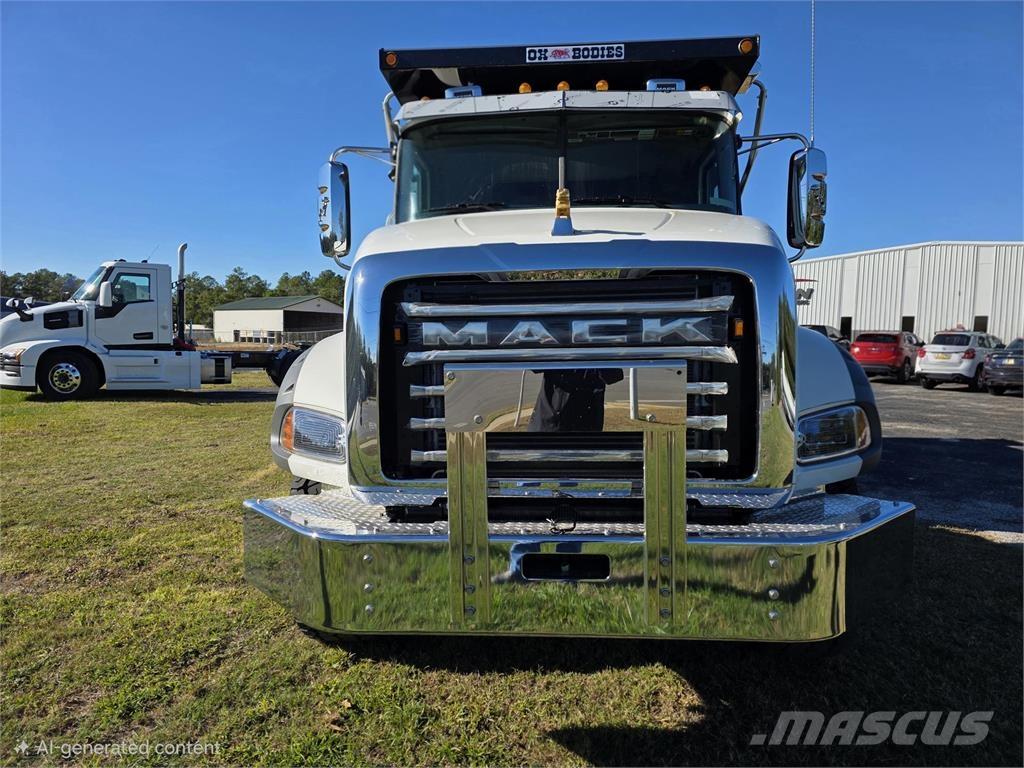 Mack GR64B Pašizgāzējs