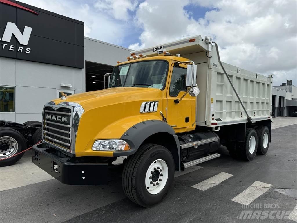 Mack GR64BRX Pašizgāzējs