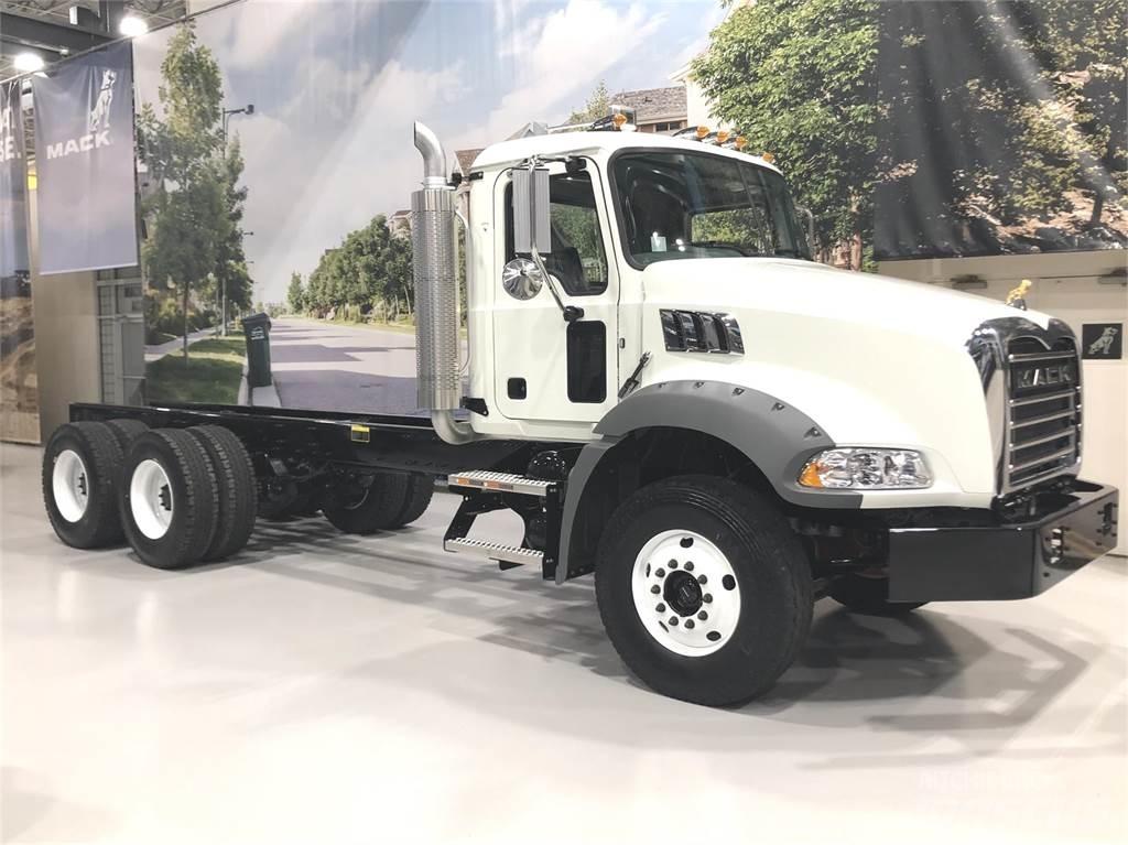 Mack GR64BX Betonvedēji