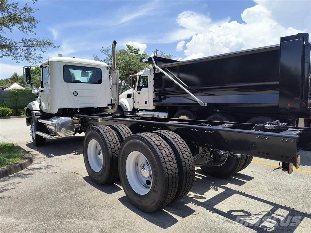 Mack GR64BX Betonvedēji