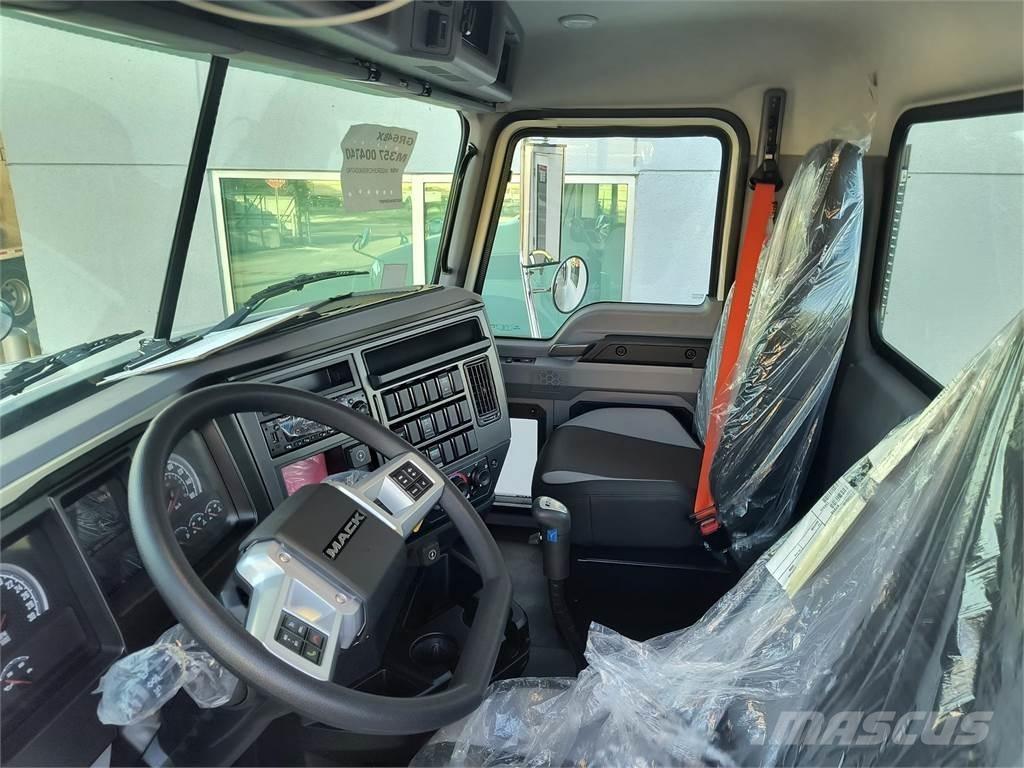 Mack GR64BX Pašizgāzējs