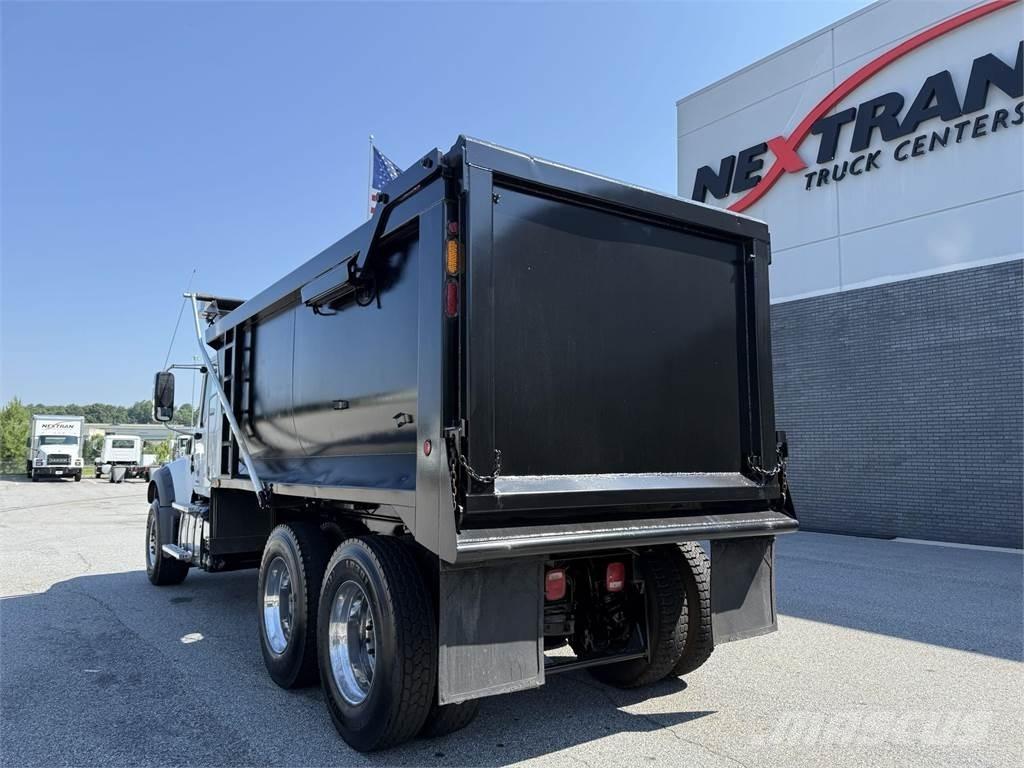 Mack GR64F Pašizgāzējs