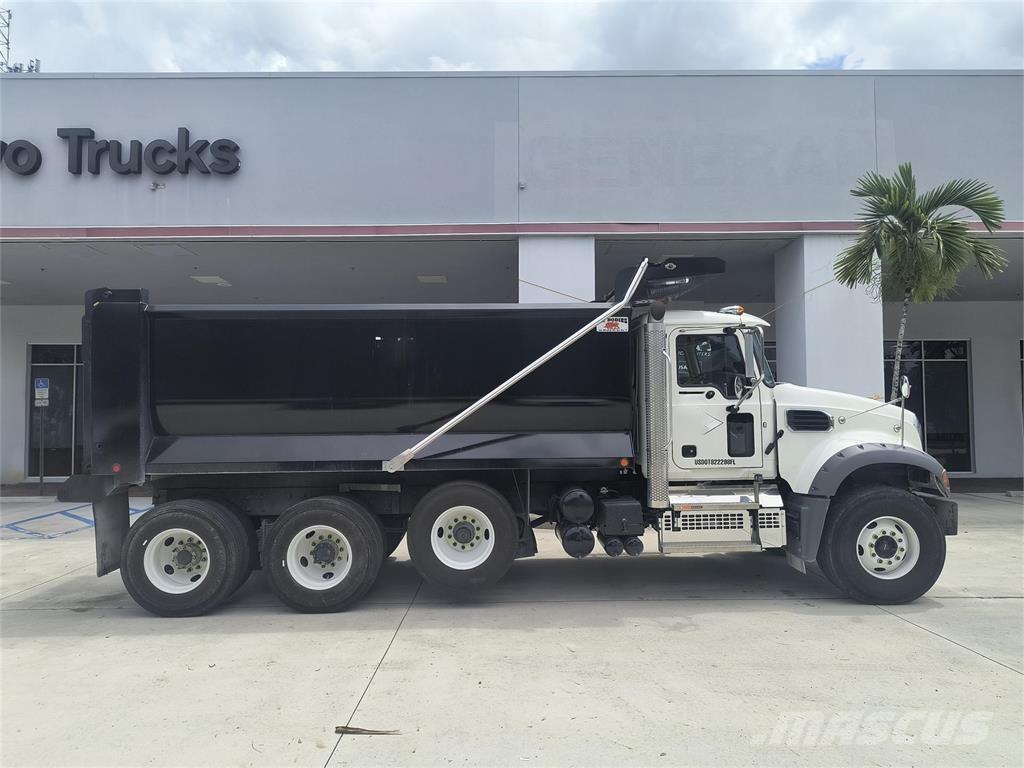 Mack GR64FR Pašizgāzējs