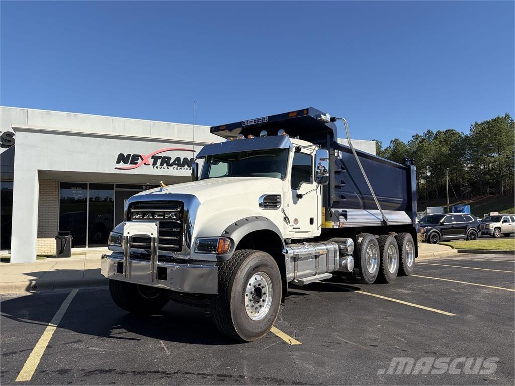 Mack GR64FR Pašizgāzējs