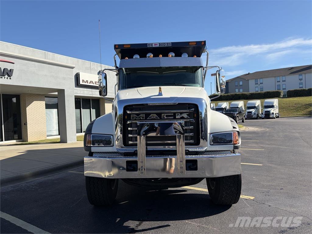 Mack GR64FR Pašizgāzējs