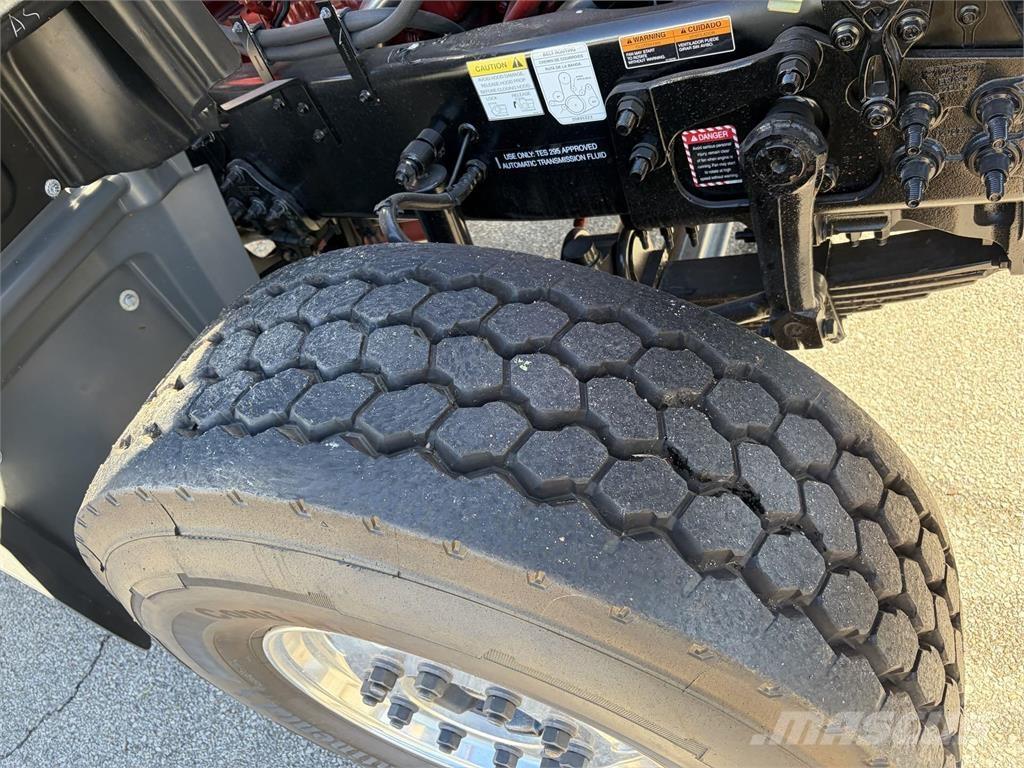 Mack GR64FR Betonvedēji