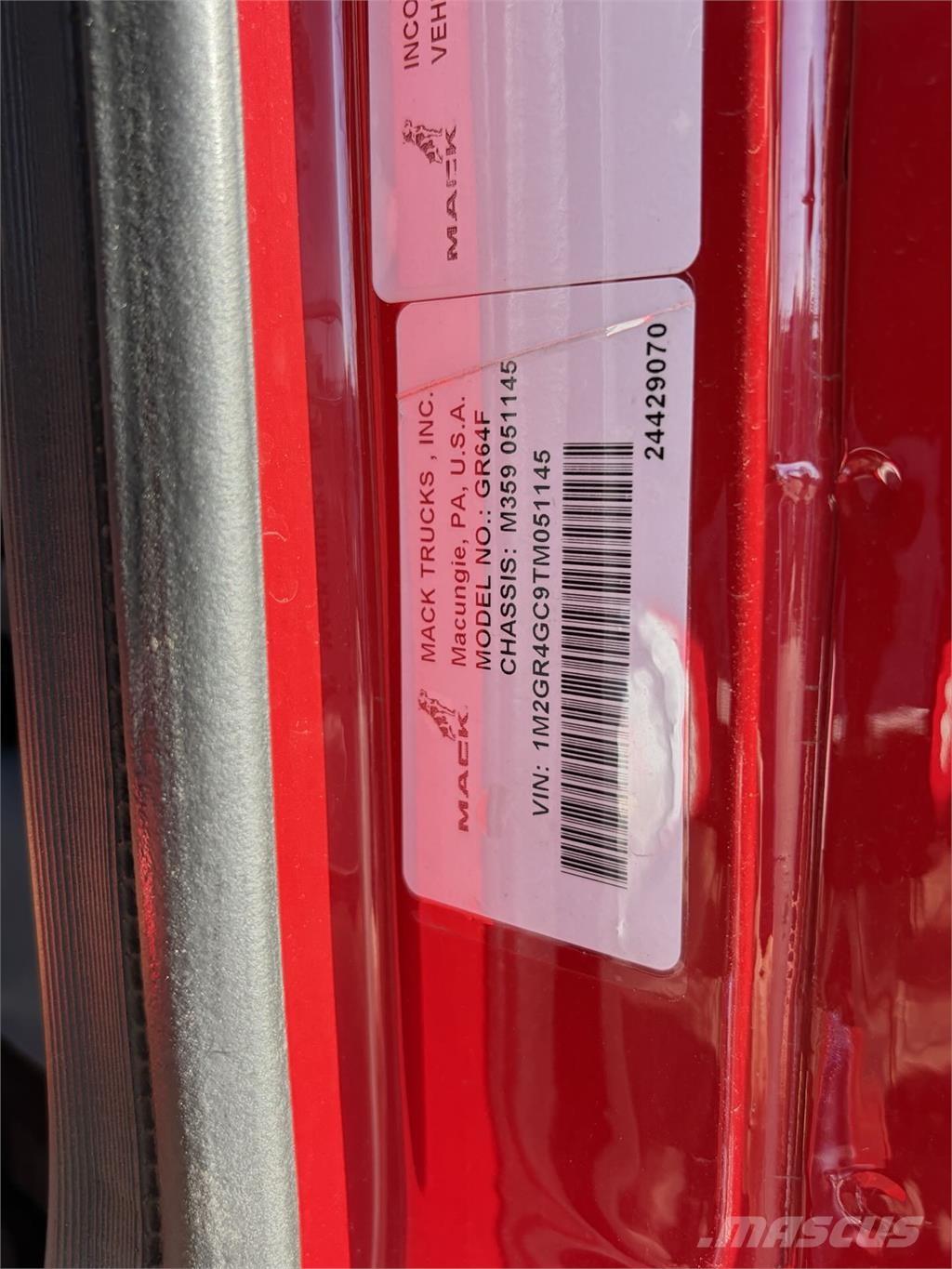 Mack GR64FR Pašizgāzējs