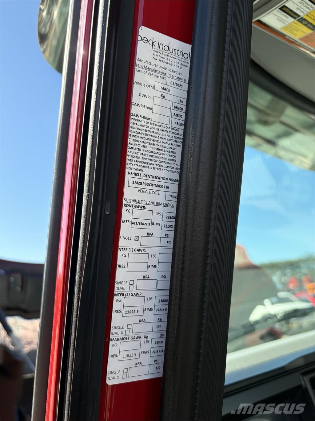 Mack GR64FR Betonvedēji