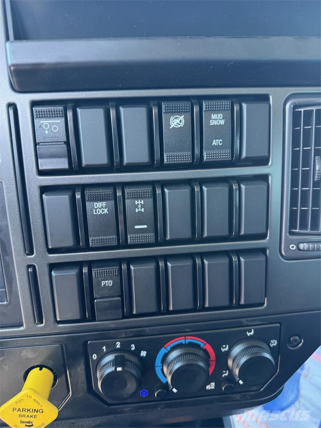 Mack GR84FR Pašizgāzējs