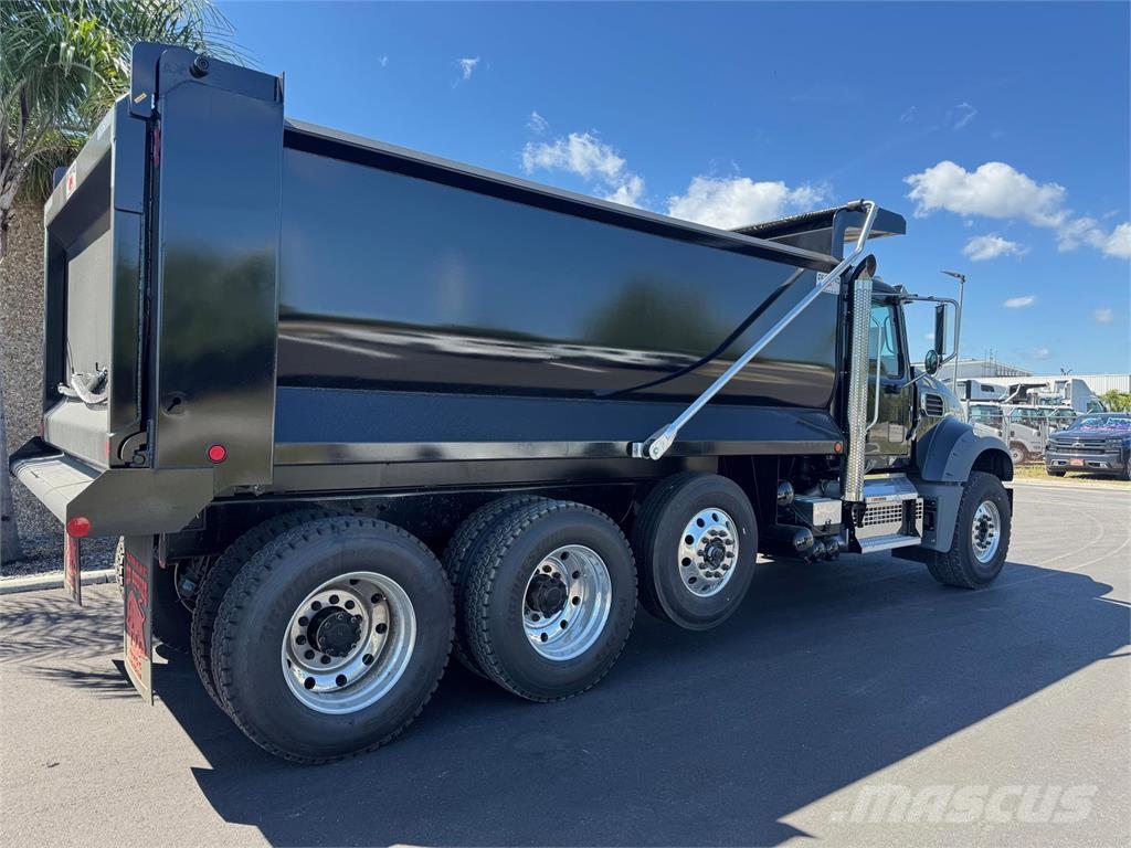 Mack GR84FR Pašizgāzējs