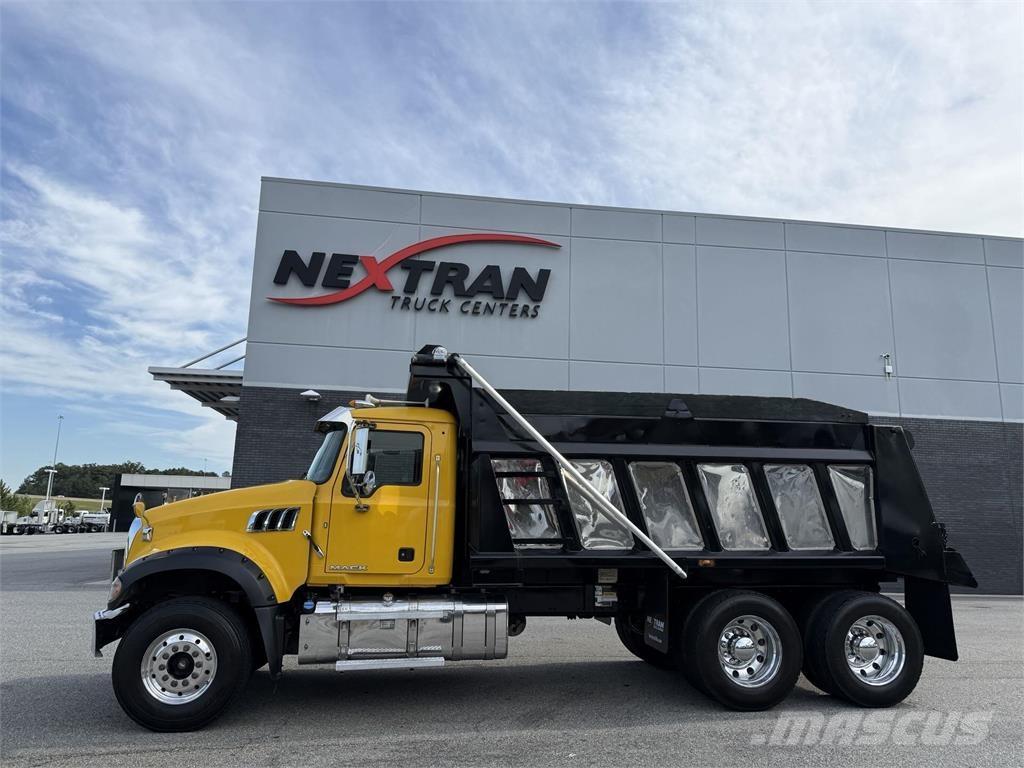 Mack GU713 Pašizgāzējs