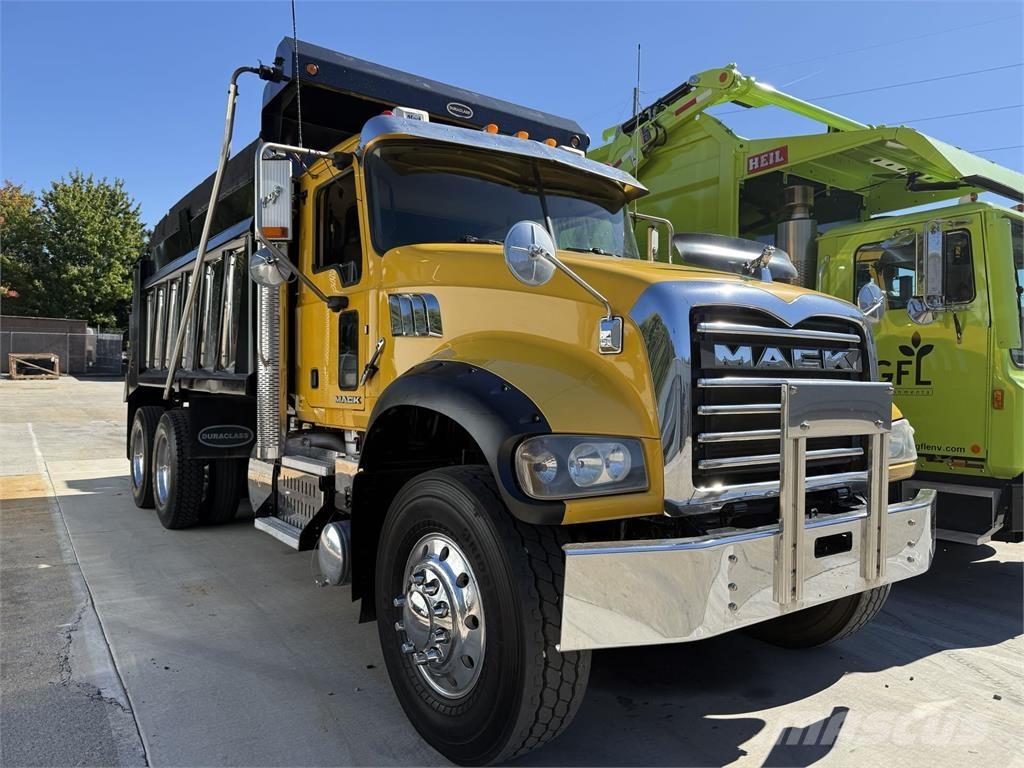 Mack GU713 Pašizgāzējs