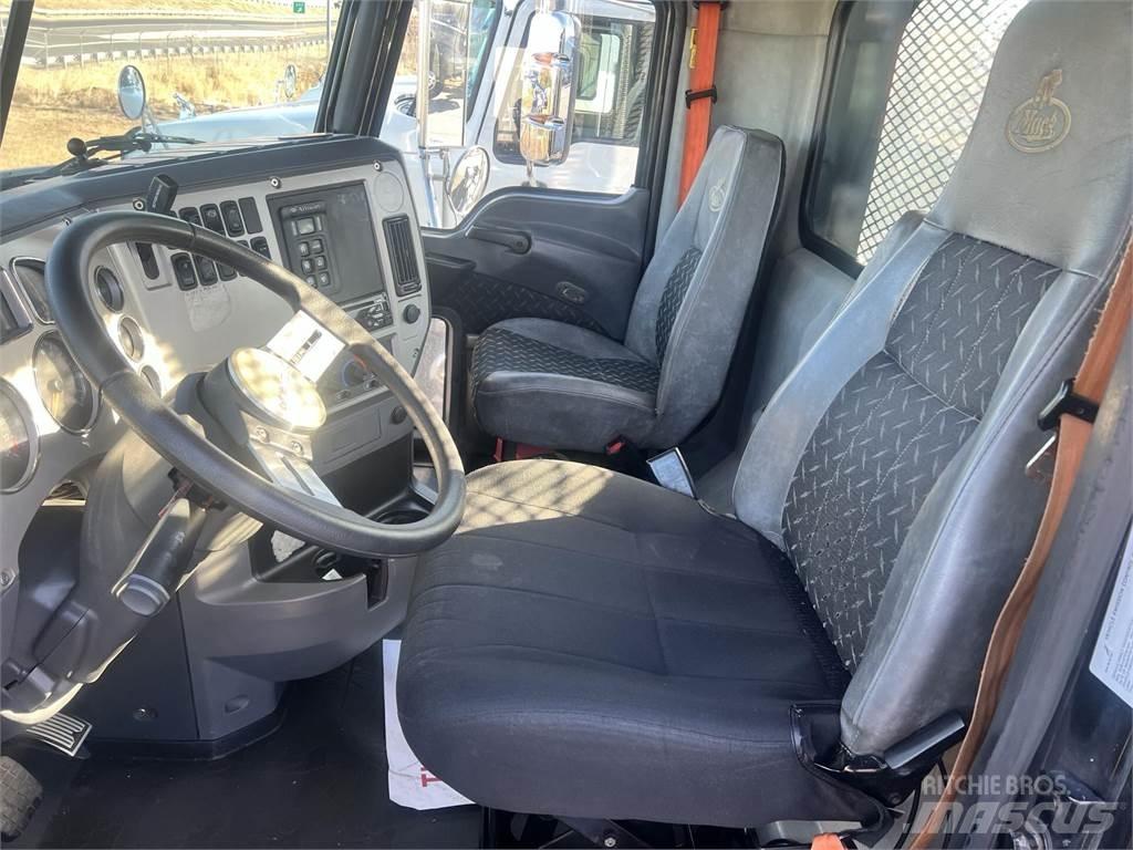 Mack GU813 Citi