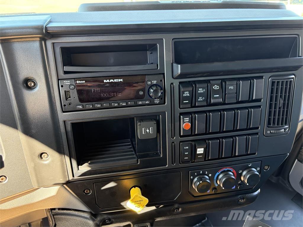 Mack MD6 42R Pašizgāzējs