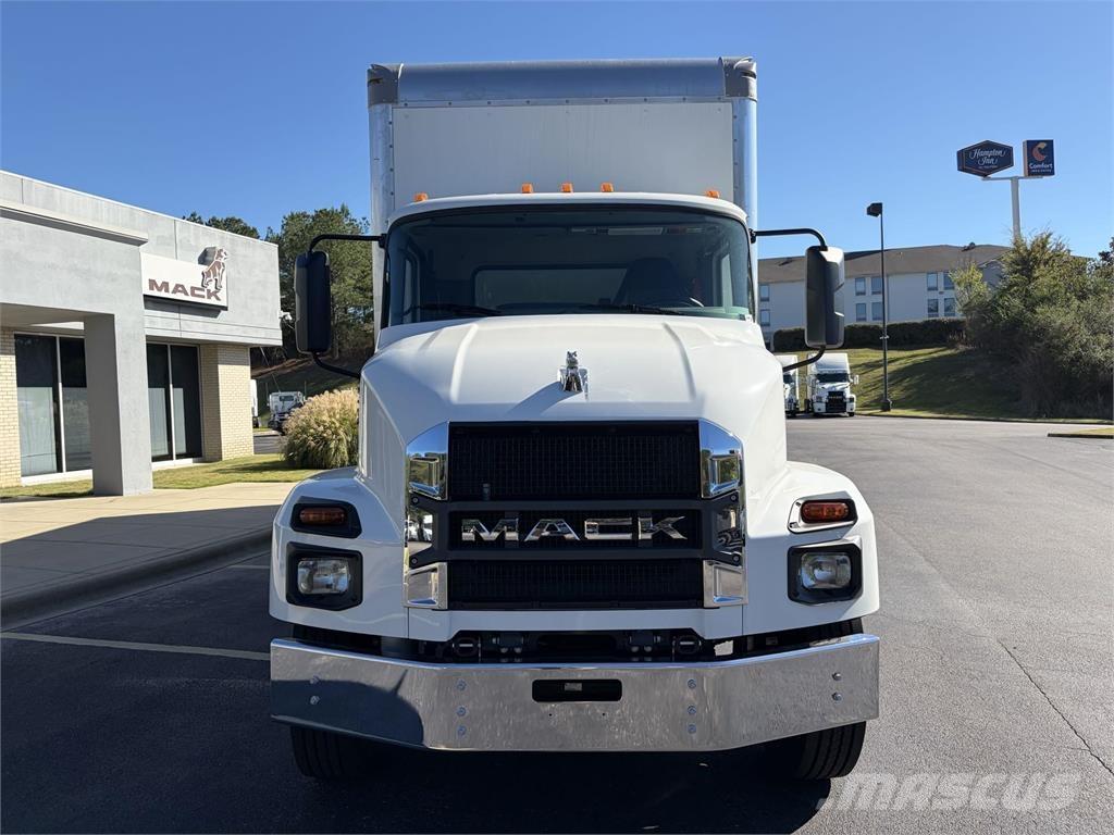 Mack MD6 42R Furgons