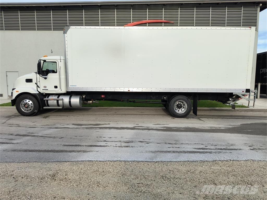Mack MD6 42R Furgons