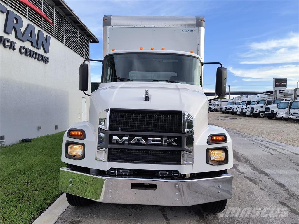 Mack MD6 42R Furgons