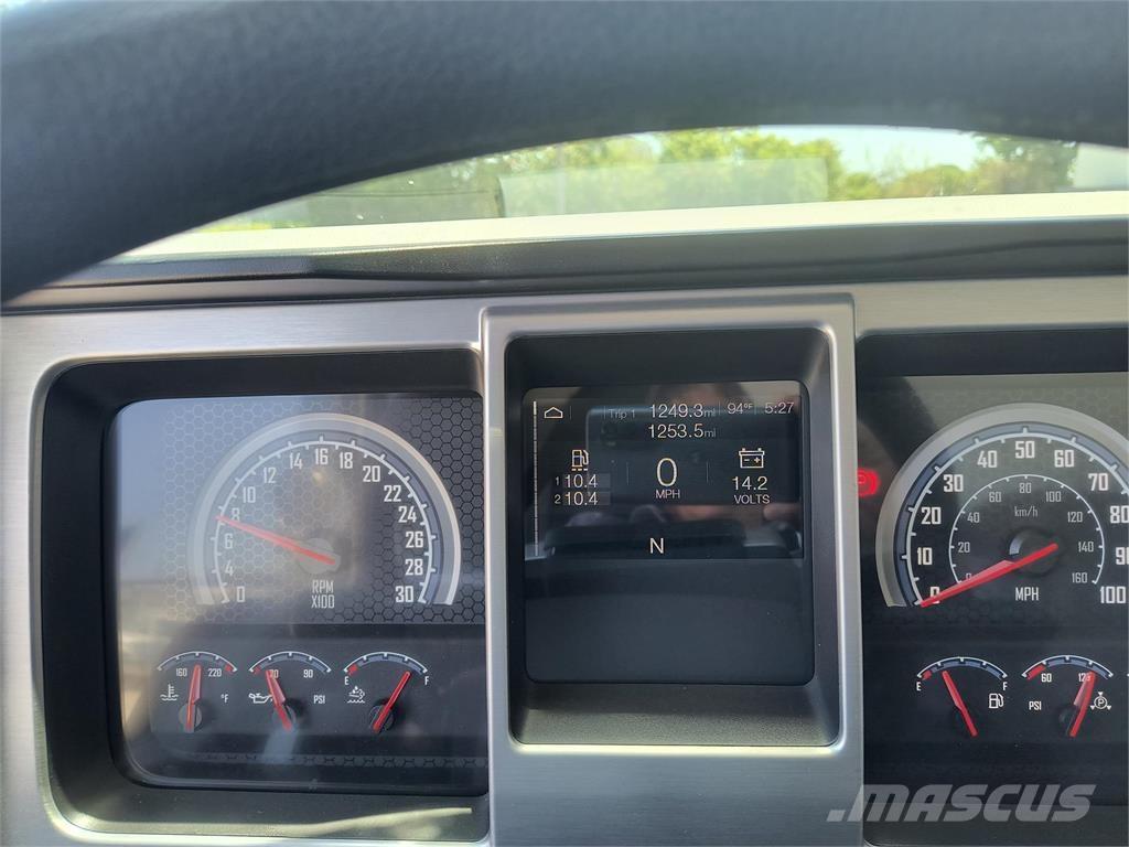 Mack MD6 42R Furgons