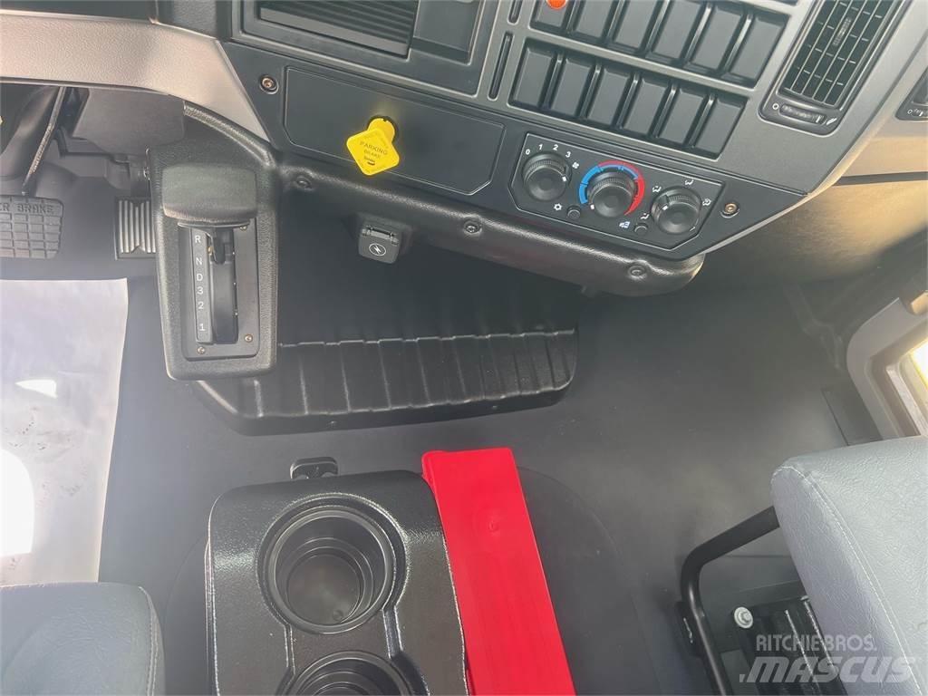 Mack MD642 Šasija ar kabīni