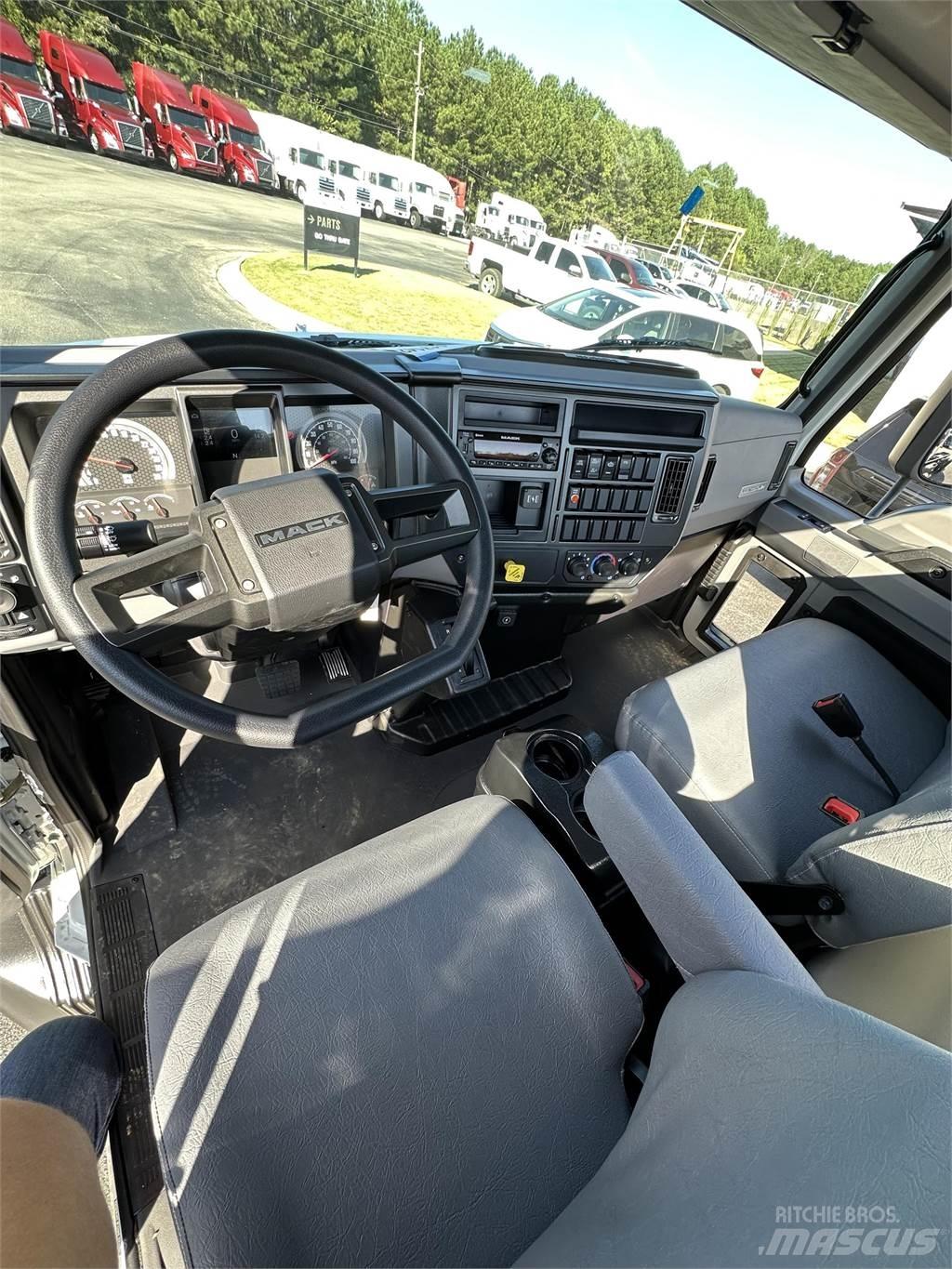 Mack MD7 42R Šasija ar kabīni