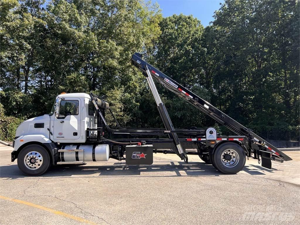 Mack MD7 42R Šasija ar kabīni